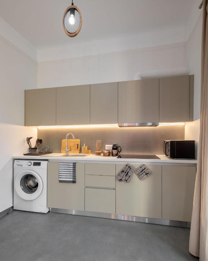 Christiana'S Lovely Apartment In Psyri, Афіни Екстер'єр фото